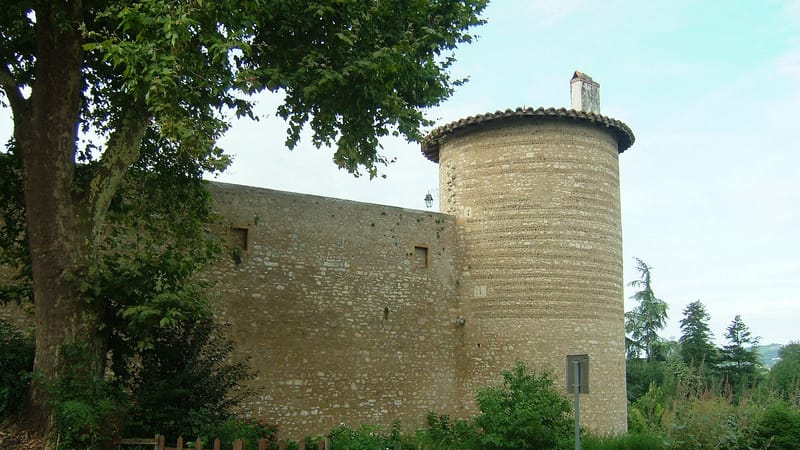 Trévoux — Château de St Bernard où vécut le peintre Utrillo