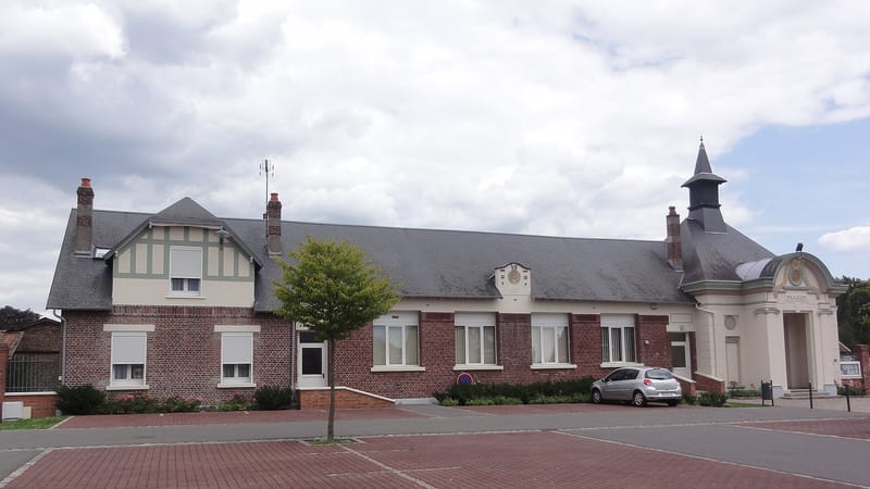Chauny — Autreville (Aisne) mairie