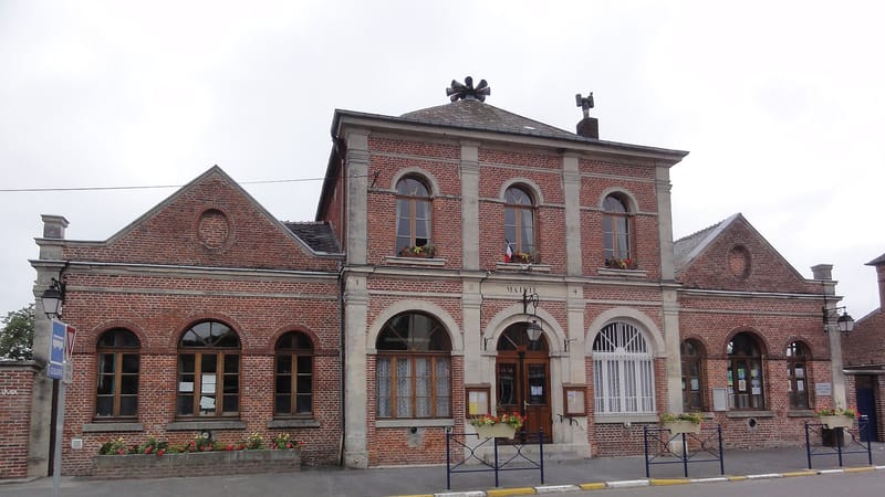 Fontaine-lès-Vervins — Étréaupont (Aisne) mairie-école