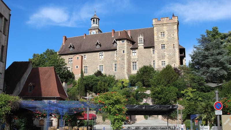 Montluçon — Château des ducs de Bourbon à Montluçon en juillet 2014 - 04