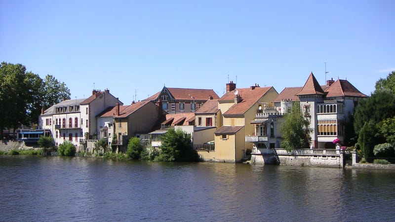 Montluçon — River Cher in Montlucon - panoramio