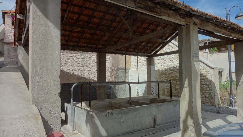 Sainte-Tulle — Lavoir du château à Ste-Tulle