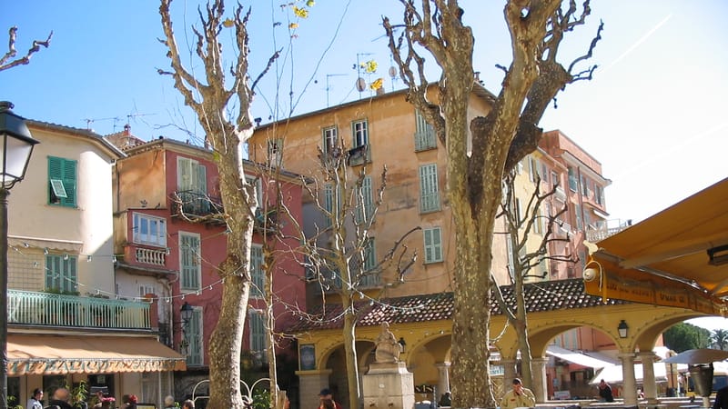 Menton — Place Menton.