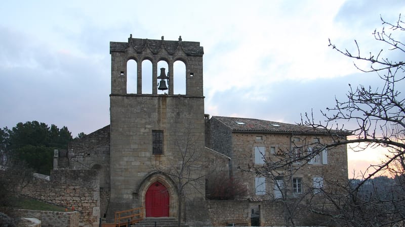 Aubenas — Facade église romane de Mercuer