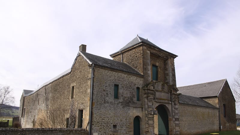 Bazeilles — Bazeilles (08 Ardennes) - La Ferme Turenne – Portail classé - Photo Francis Neuvens