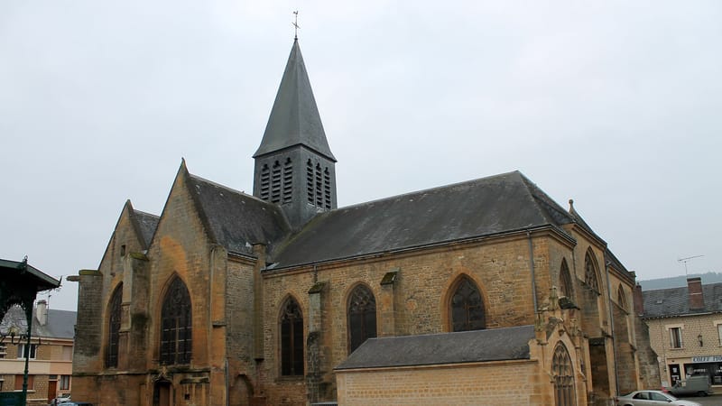 Donchery — Eglise Saint-Onésime, à Donchery