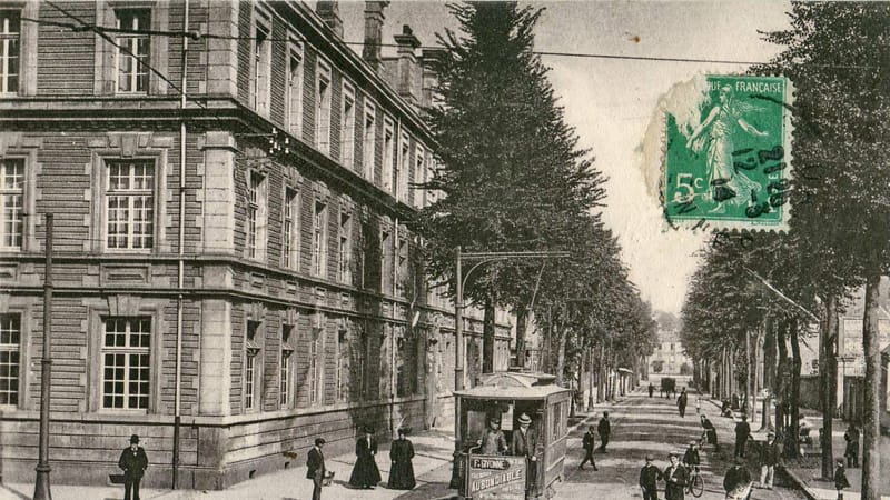 Sedan — LL 19 Magasins réunis - SEDAN - Ecole supérieure et l'Avenue Philippoteaux
