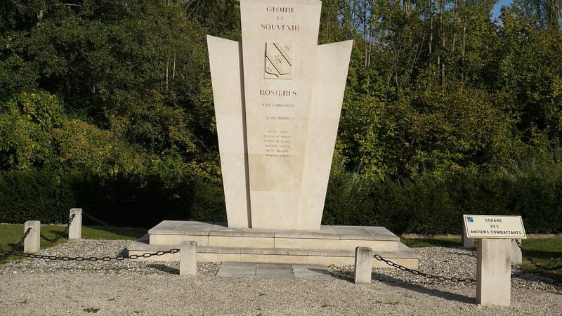 Rosières-près-Troyes — Monument aux morts 08250