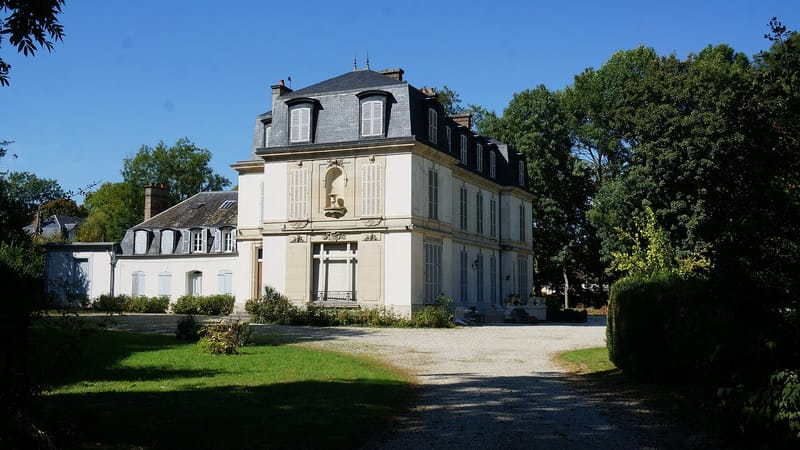 Saint-Julien-les-Villas — Château de st-Julien 07873