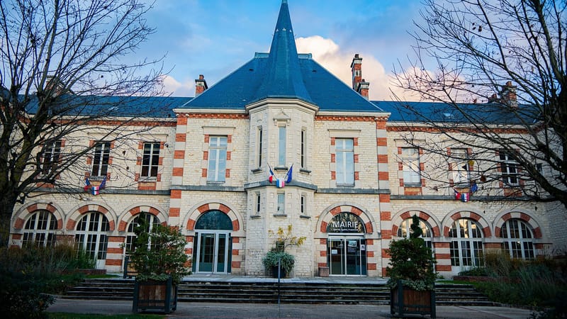 Sainte-Savine — Mairie de Sainte-Savine