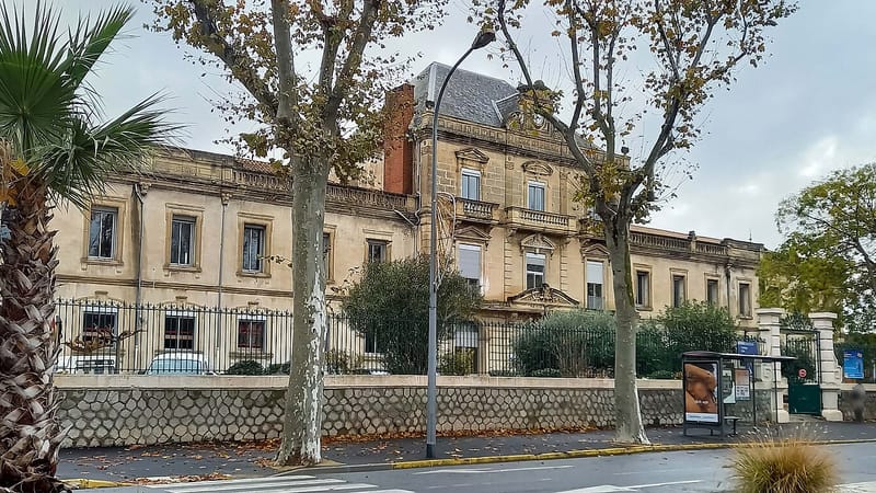 Narbonne — Place therese leon Blum Narbonne 2021