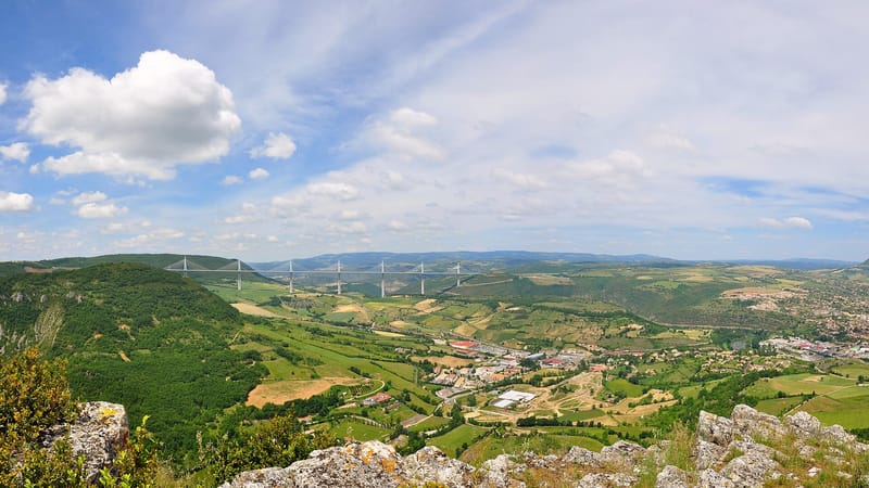 Millau — Panorama de la vallée de Millau