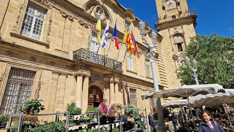 Aix-en-Provence — Town hall of Aix-en-Provence with the flags of the State of Israel, Ukraine and Armenia (1)