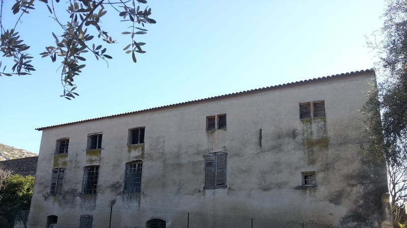 Gémenos — Saint-Jean de Garguier Bâtiment du Lion sans face 20210131 131022