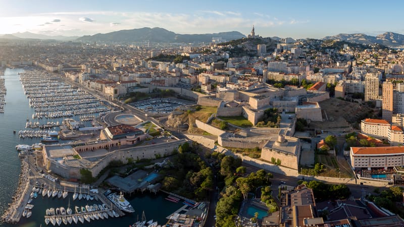 13055 — 1 marseille vieux port pano