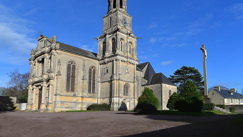 Bayeux — Église Saint-Patrice de Bayeux. Vue sud-ouest