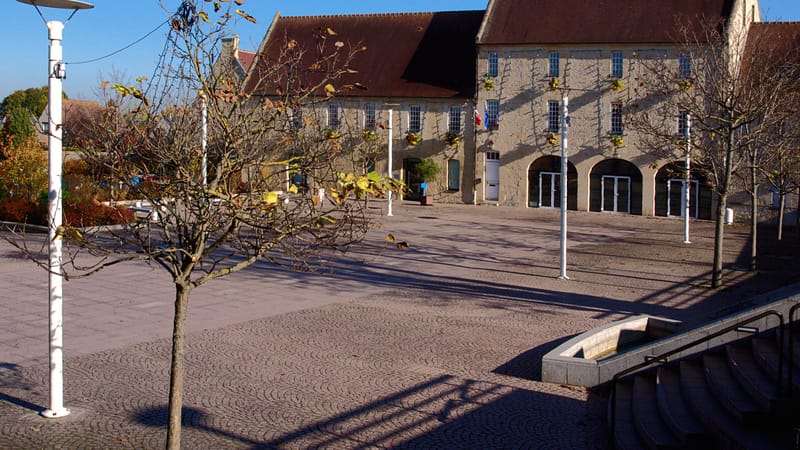Ifs — Ifs mairie