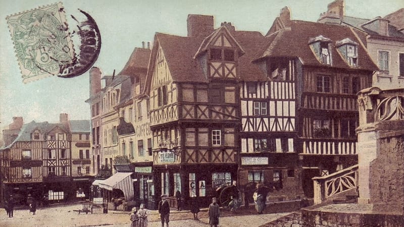 Lisieux — Lisieux place du marché au beurre