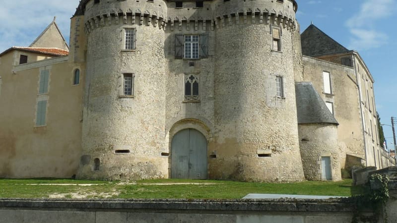 Barbezieux-Saint-Hilaire — Barbezieux castle1