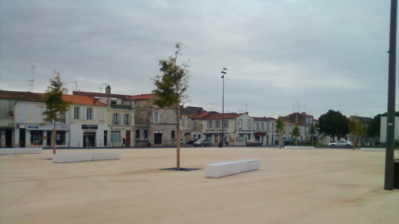 Rochefort — Place du cinéma