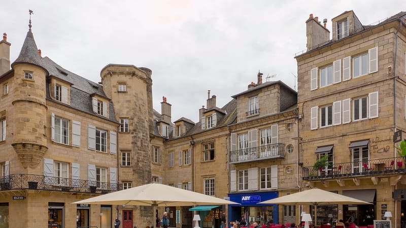 Brive-la-Gaillarde — Brive-la-Gaillarde - Place Latreille - 1