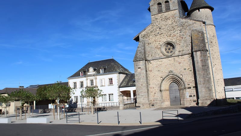 Naves — Naves Place