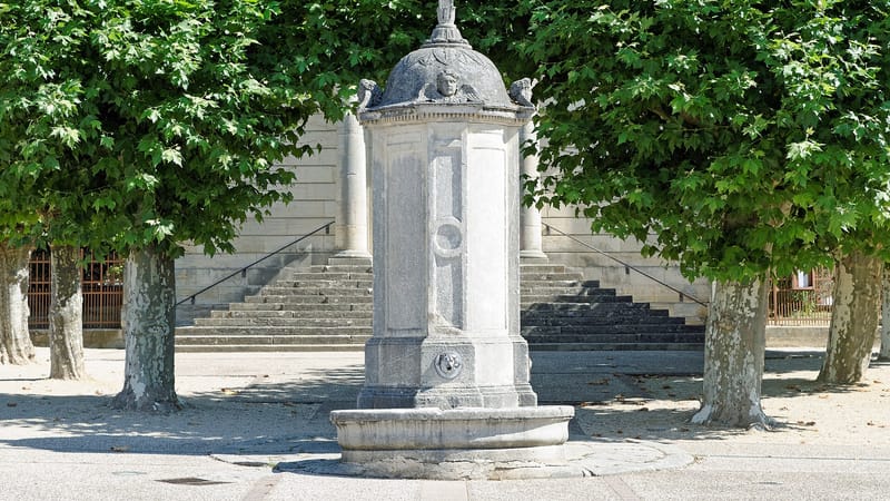 Longchamp — Fontaine de Longchamp (Côte-d'Or) 01