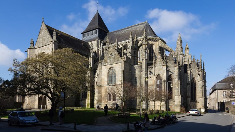Dinan — Angle sud-est de l'église Saint-Malo, Dinan, France