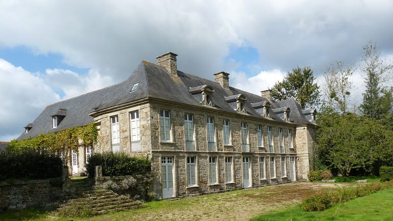 Grâces — Château de Kéranno vue jardin