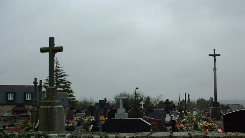 Grâces — Church in Cotes-d'Armor in December 2002 2