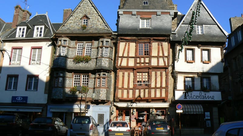 Lannion — Lannion 055 Place du Centre