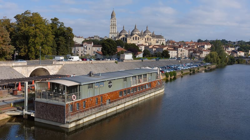 Périgueux — Périgueux - Vue de la rive est - 01