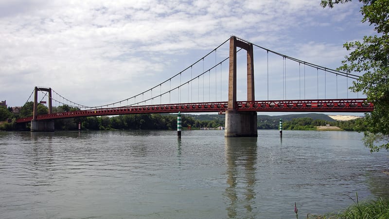 Châteauneuf-du-Rhône — Pont de Viviers