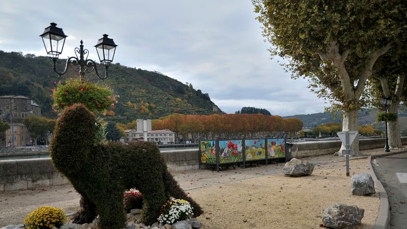 Tain-l'Hermitage — Tain, vue sur Tournon depuis le quai