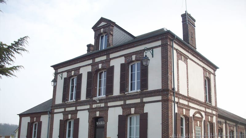 Évreux — Mairie d'Arnières-sur-Iton