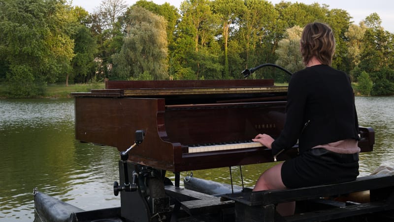 Luisant — Piano On Water (216410203)