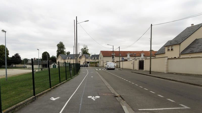 Luisant — 10 Luisant rue de la vallée de l'Eure D 339 vers Barjouville