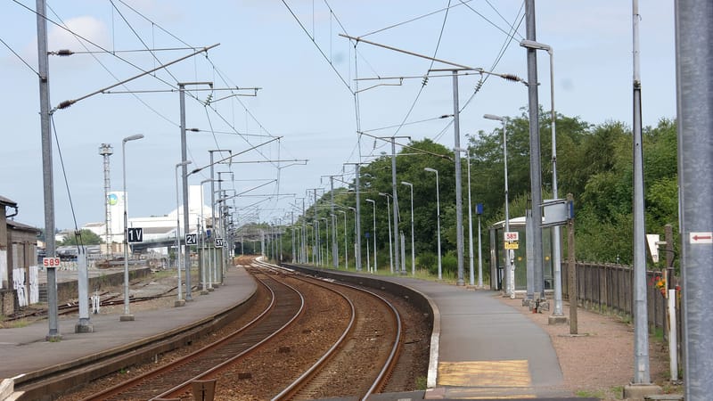 Landivisiau — Gare-Landivisiau-4-voies-dir-Rennes