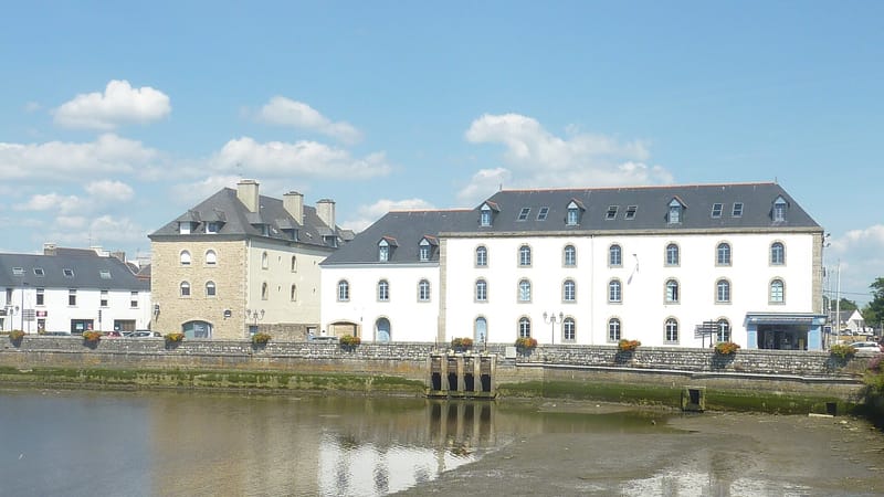 Pont-l'Abbé — 062 Les moulins de Pont-l'Abbé vus côte étang à marée basse