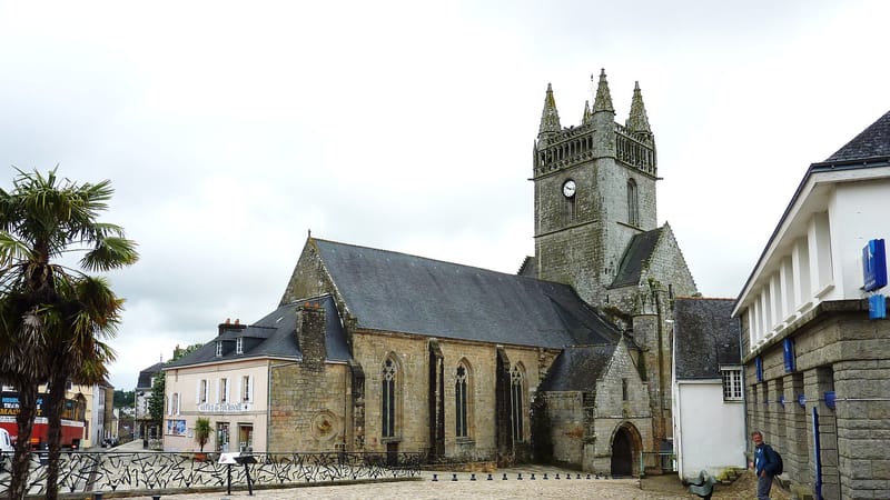 Quimperlé — Quimperlé 01 Eglise Notre-Dame de l'Assomption Place Saint-Michel