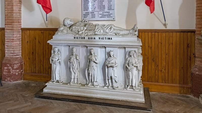 Bessières — 31 - Bessières - Eglise Saint Jean-Baptiste - Monument aux morts