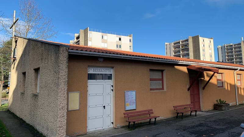 Colomiers — Colomiers - Chapelle Sainte-Bernadette - Entrée
