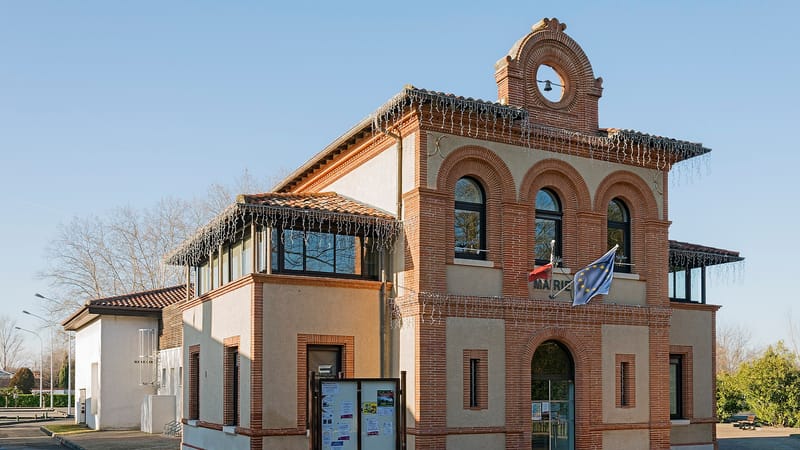 Labège — Labège - La mairie
