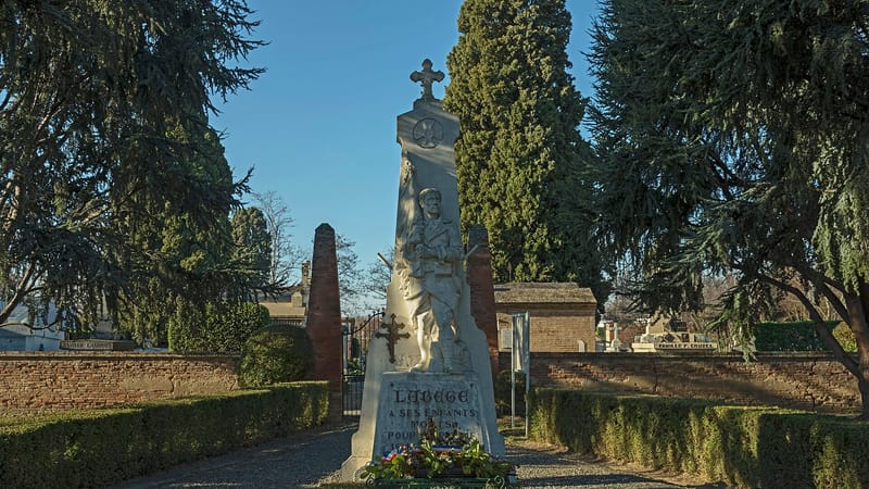 Labège — Labège - Le monument aux Morts