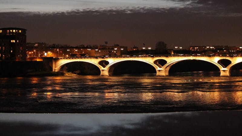 Toulouse — Pont des Catalans nuit