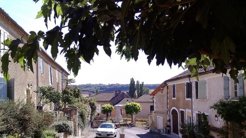 Pavie — Pessan, traditional buildings 20160911 163009