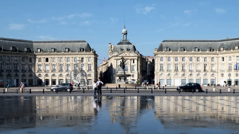 Bordeaux — 138 - Place de la Bourse et le miroir d'eau - Bordeaux