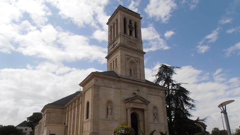 Talence — L'église de Talence dans son environnement
