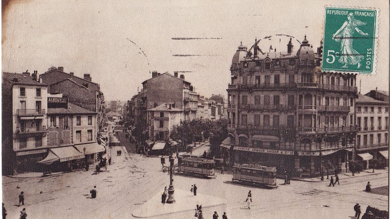Béziers — Magasins Modernes 26 - BEZIERS - Place de la République