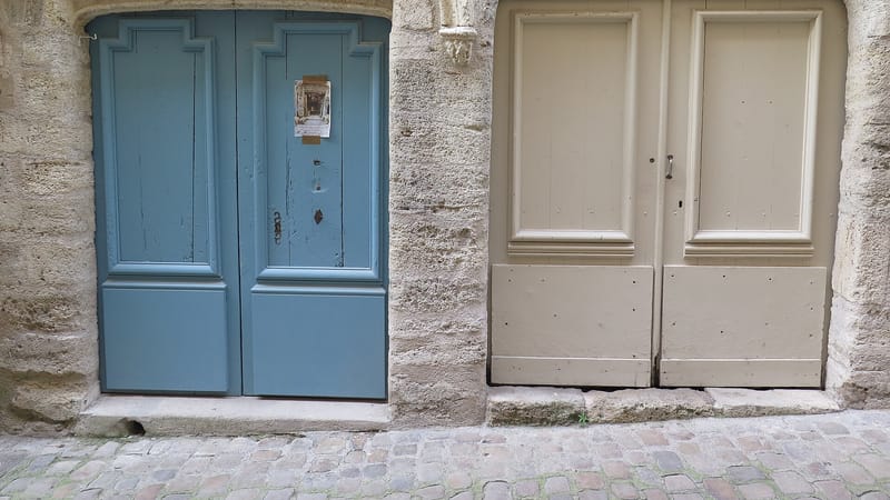 Pézenas — Pézenas portes rue de la Foire